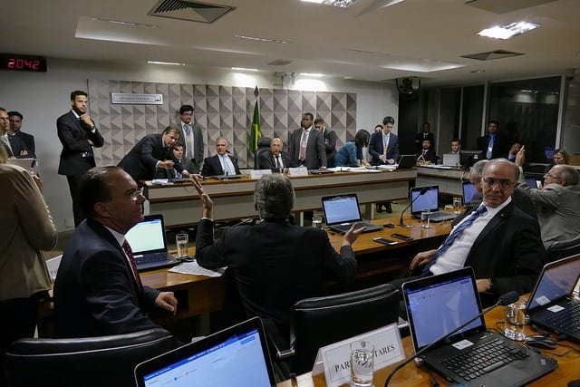 Comissão Mista da Medida Provisória (CMMPV) nº 795 de 2017, que muda tributação do setor petrolífero, realiza reunião deliberativa para apreciação de relatório. Foto: Roque Sá/Agência Senado